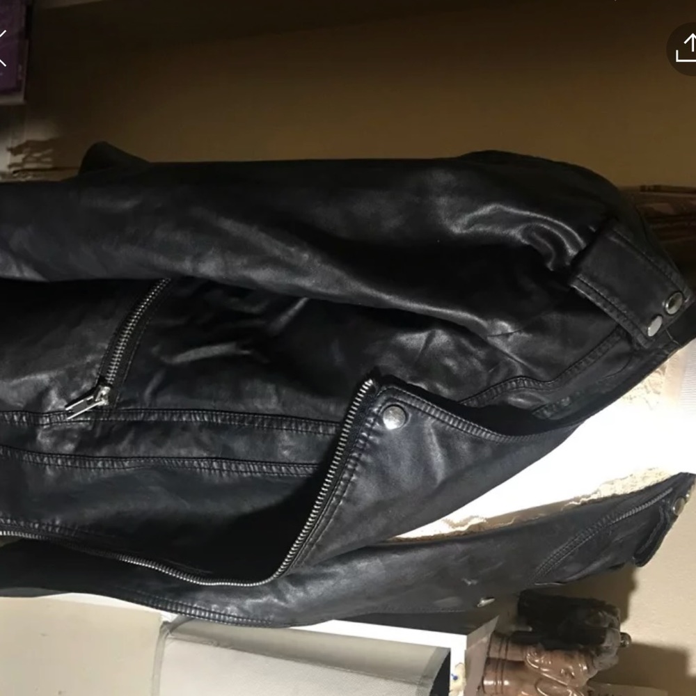 Leather jacket - Picture 3 of 3